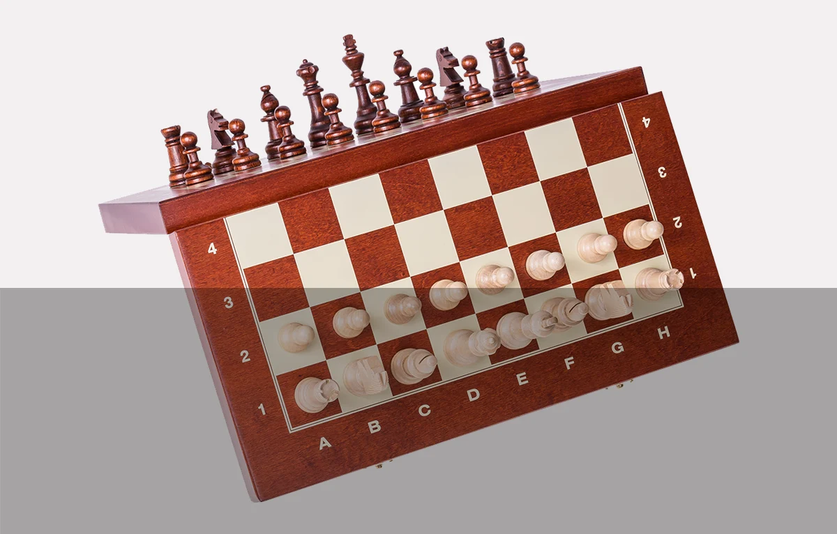 Travel chess